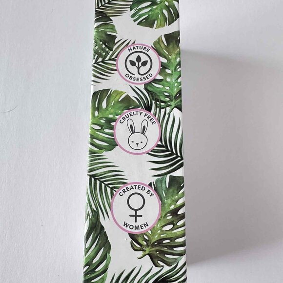 NIB Lique “Forever Young” Lip Gloss – Nourishing & Hydrating Shine - Picture 2 of 5